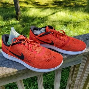 Women's Nike Free RN Sneakers